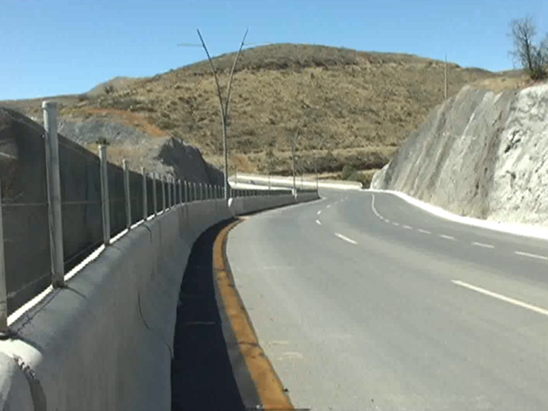 Compleja, obra publica en Zacatecas; deficiente, y falta más