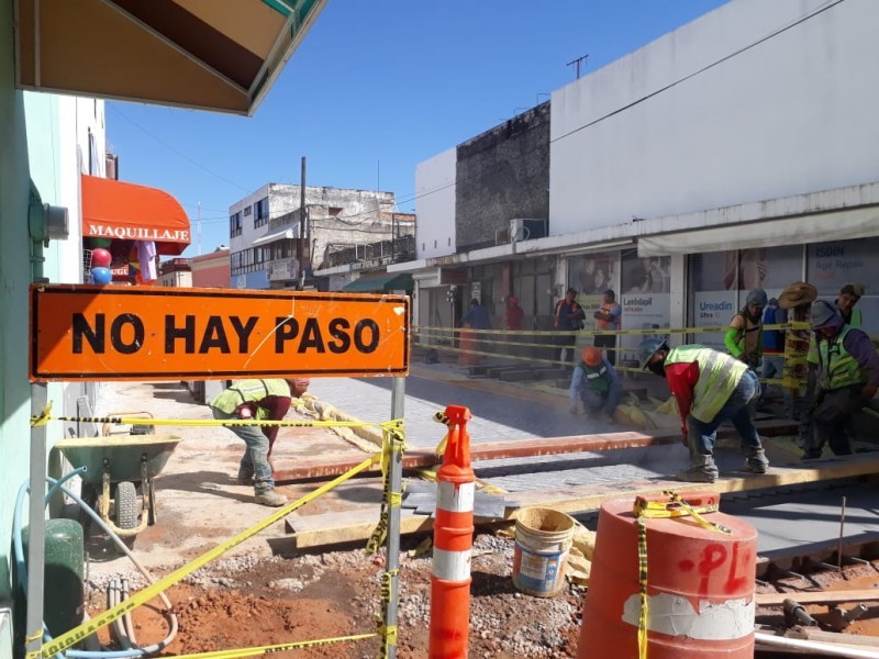 Obra pública y la comida chatarra no son actividades esenciales