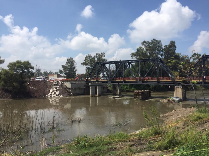 Obra Puentes blancos detenida por nivel del Lerma