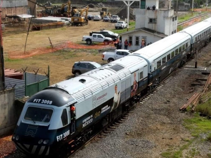 Obrador realiza supervisión del tren interoceánico