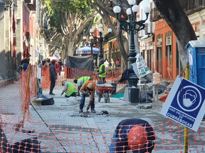 Obras de remodelación del Corredor 5 de Mayo afecta comercios