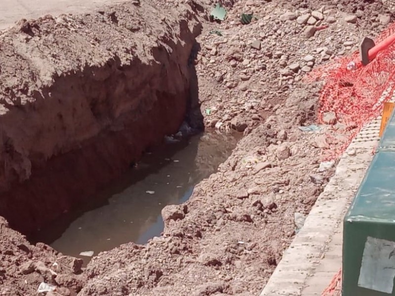 Obras de reparación en avenida Serdán complican la circulación