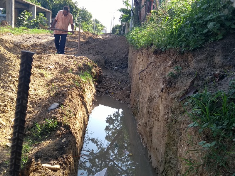 Obras inconclusas afectan a vecinos