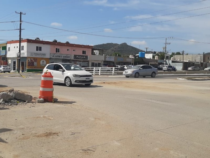 Obras inconclusas de OOMSAPAS afectan comercios y flujo vehicular