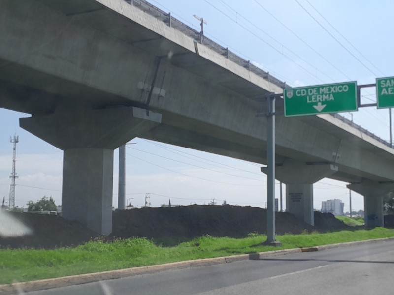 Obras inconclusas en la periferia del Tren Interurbano México-Toluca