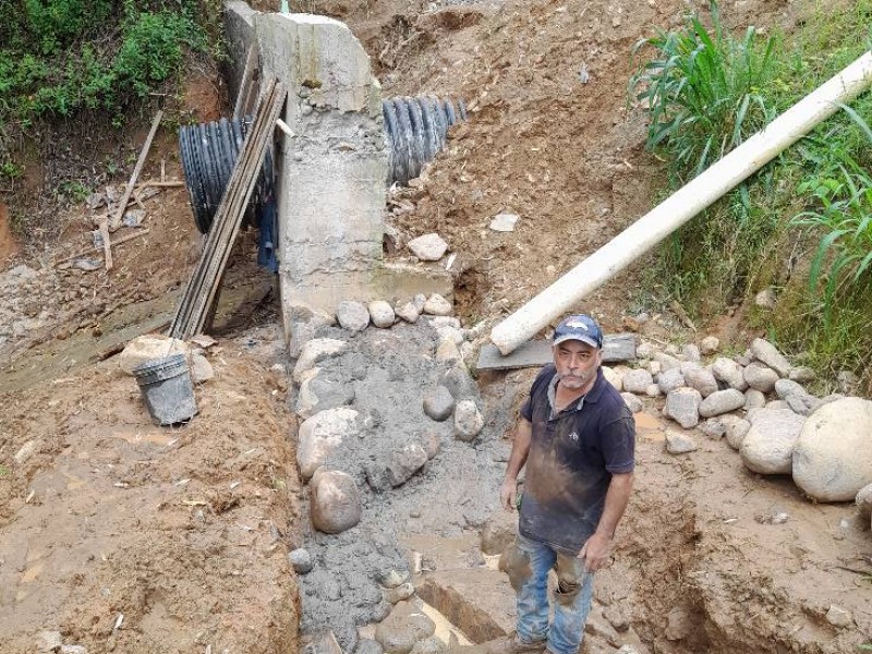 Obras mal hechas en Vallecitos son intervenidas por habitantes