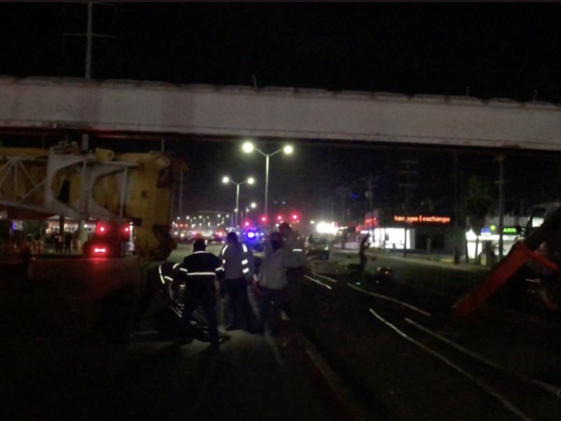 Obras Públicas demuele puente peatonal en CSL