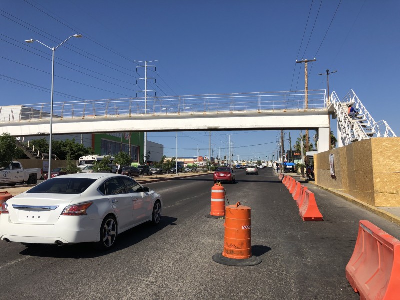 Obras Públicas retira puente peatonal en CSL