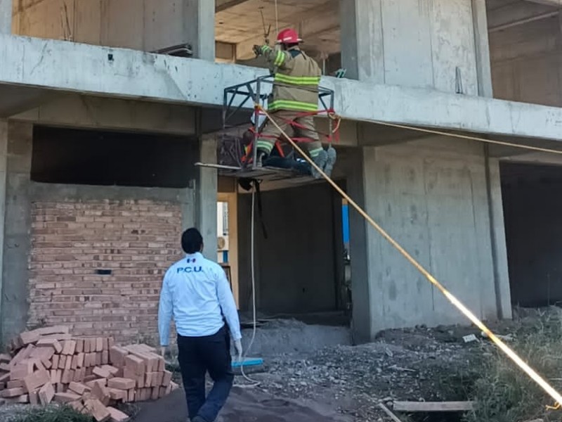Obrero cayó de tercer piso en construcción de la UAN