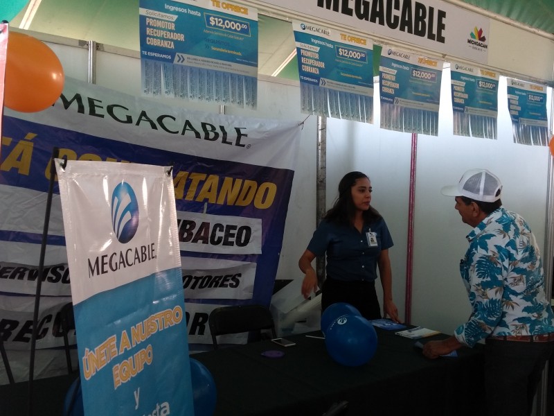 Ofertan 600 vacantes en feria de empleo