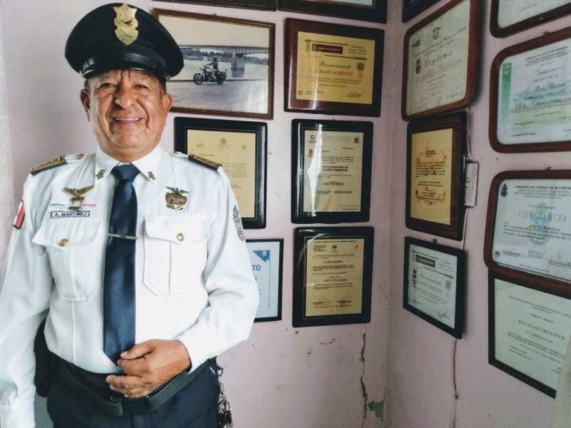 Oficial Martínez, pionero de la educación vial