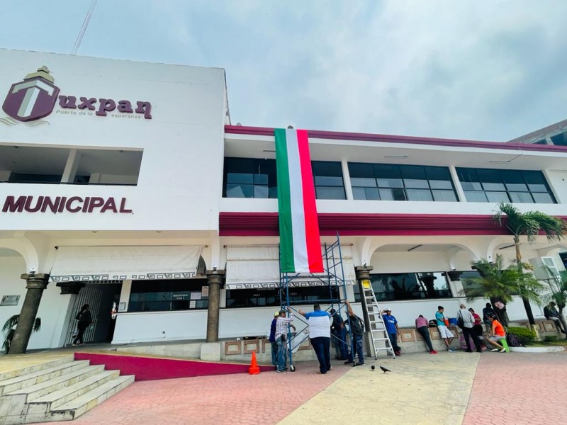 Oficialía Mayor anuncia decoración austera en Tuxpan