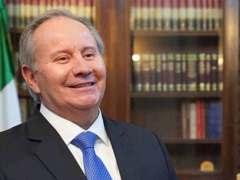 Oficializan retiro de embajador peruano en México