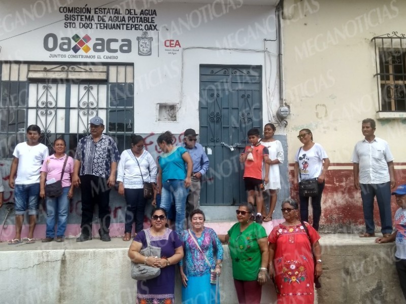 Oficinas del SAP permanecen cerradas; exigen agua potable