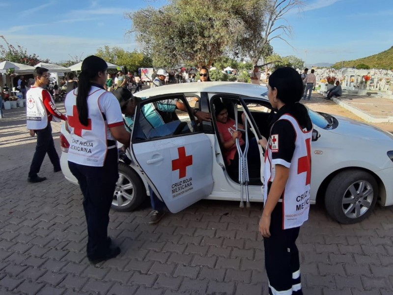 Ofrece Cruz Roja 300 servicios en panteones
