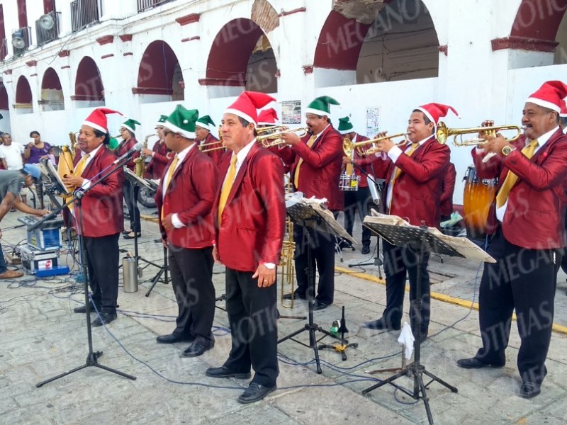 Ofrece Roy Luis Concierto Gratuito en Juchitán