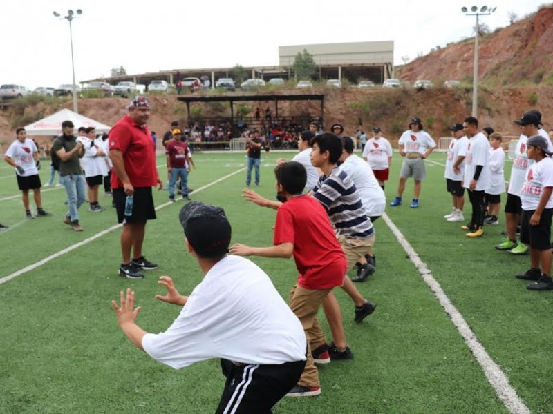 Ofrecen clínicas deportivas ex jugadores de la NFL en Nogales,Sonora