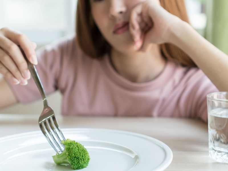 Ofrecen orientación telefónica sobre trastornos alimenticios