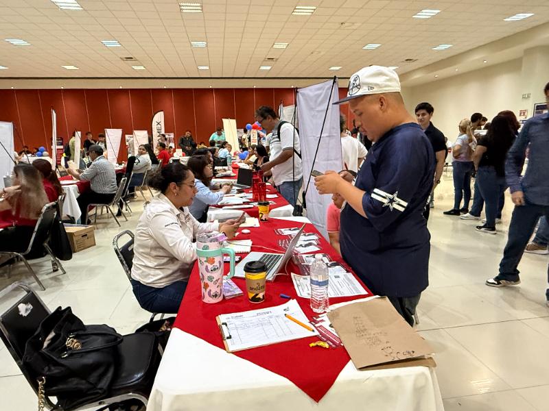 Ofrecen vacantes en la Laguna con sueldos hasta de 20 mil pesos