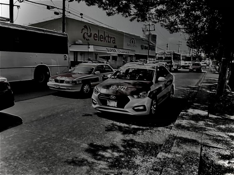 Ola de inseguridad golpea a taxistas en Veracruz
