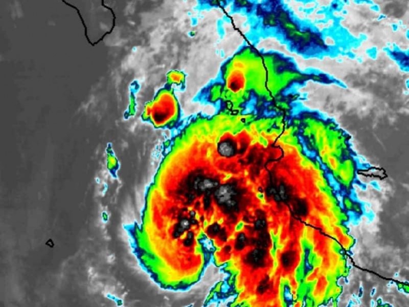 OLAF se intensifica. Ahora como tormenta tropical