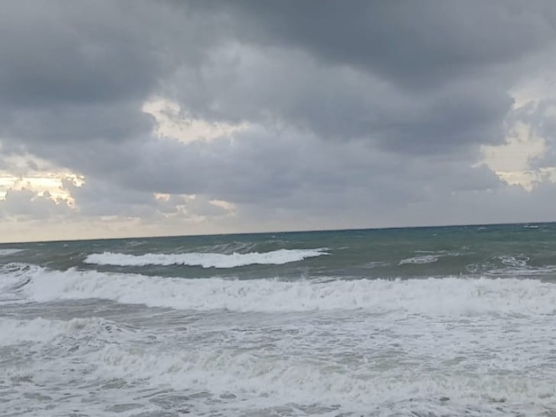 Oleaje elevado y rachas de viento, siguen siendo los efectos de 
