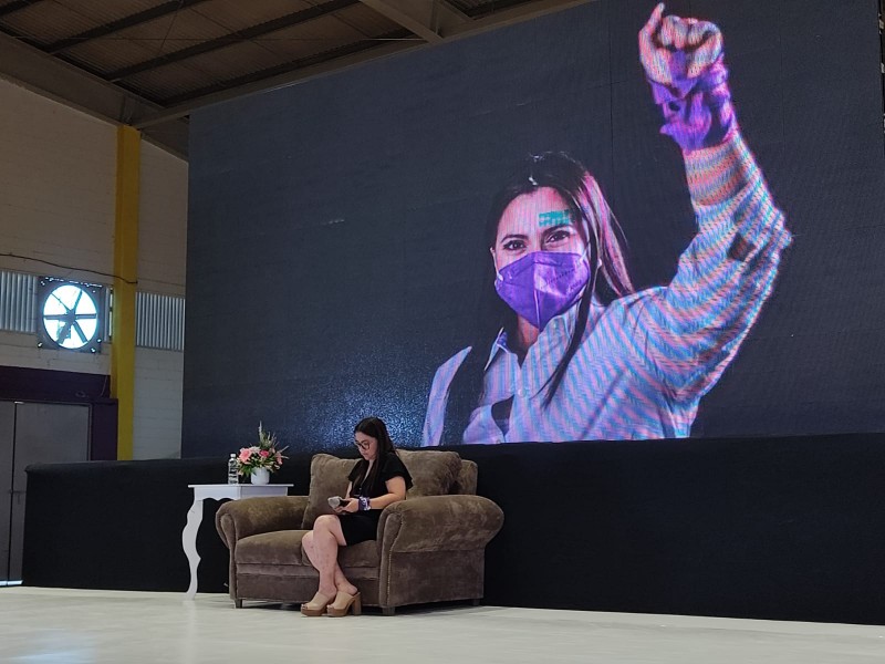 Olimpia Coral presenta en Guasave conferencia sobre la violencia digital