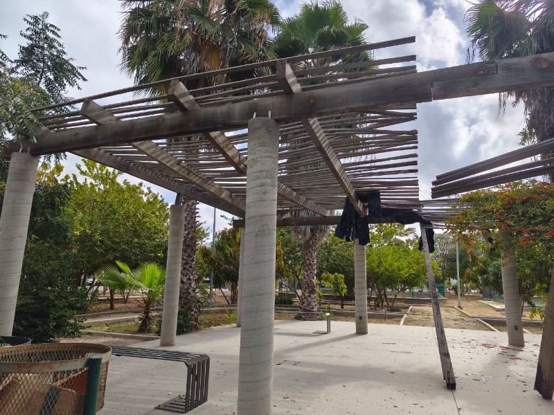 Olvido y descuido convierten parques públicos en zonas inseguras