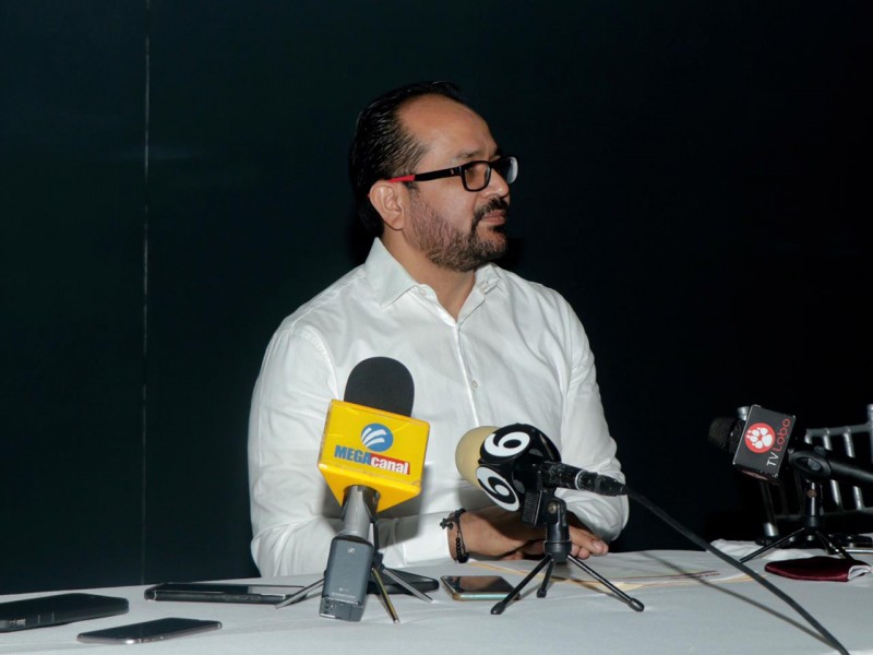Omar Castañeda se declara candidato de Morena por el 02