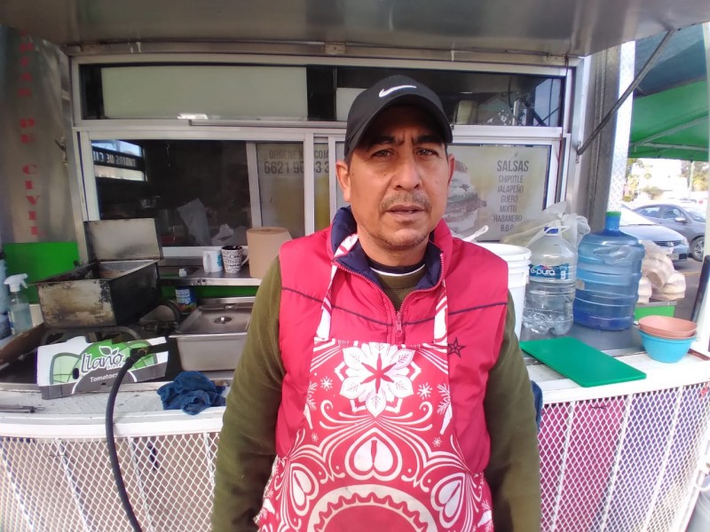 Omar Echeverría, migrante cubano, encuentra trabajo en Hermosillo