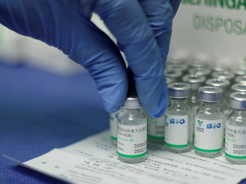 OMS aprueba uso de emergencia de vacuna china Sinopharm