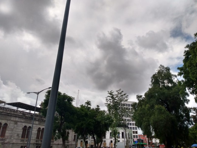 Onda tropical #20, causará más lluvias en Puebla