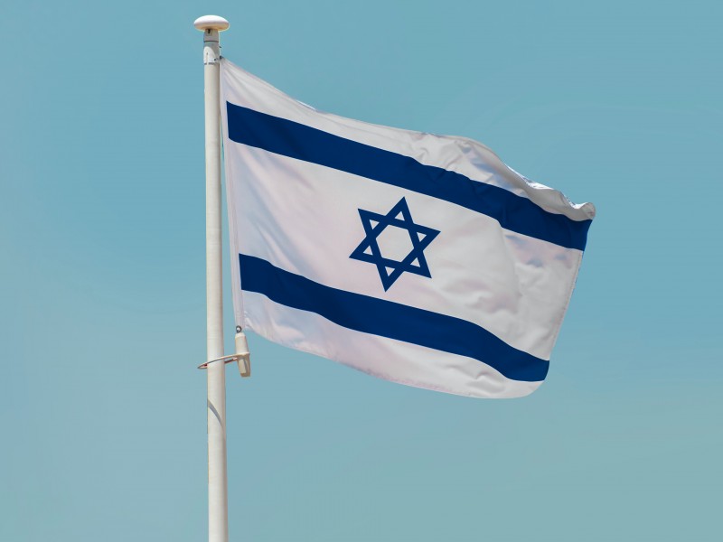 Ondean la bandera de Israel en muestra de apoyo