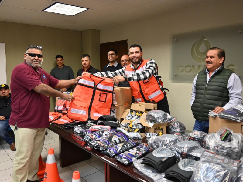 Oomapas entrega equipamiento a trabajadores de los departamentos de saneamiento