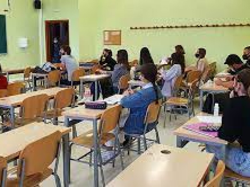 Opción solicitar certificados de vacunación a estudiantes presenciales