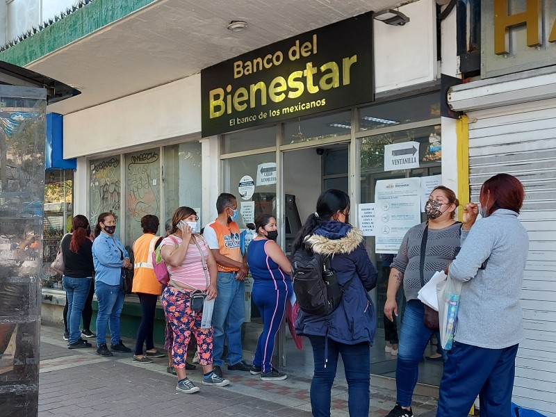 Operan Bancos del Bienestar con lo mínimo