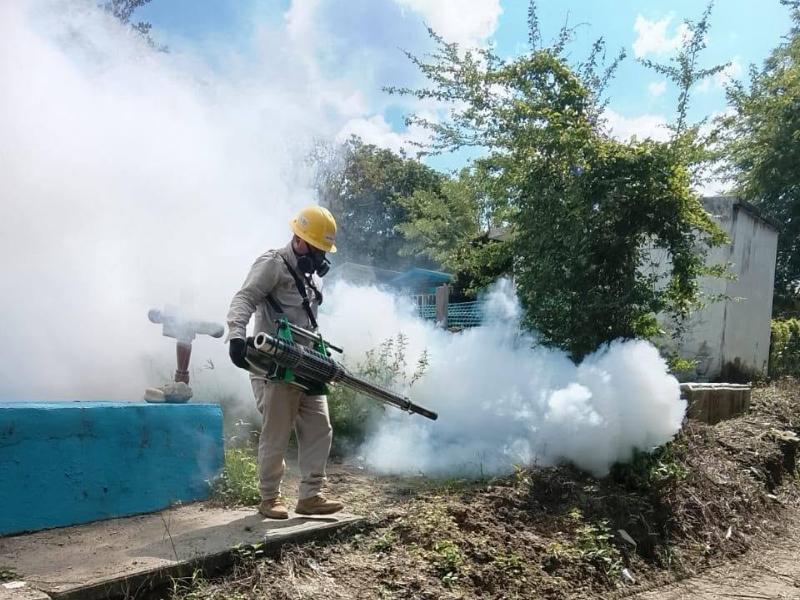 Operativo contra el dengue en panteones de Tuxpan y la región
