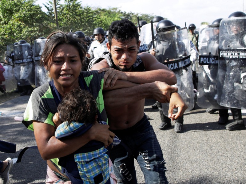 Operativo de contención vs caravana migrante en Tapachula. Hay detenidos