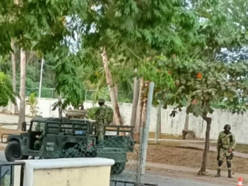 Operativo militar en Puerto Vallarta