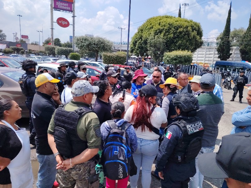 Operativo retira comercio informal en Toluca por Feria del Alfeñique