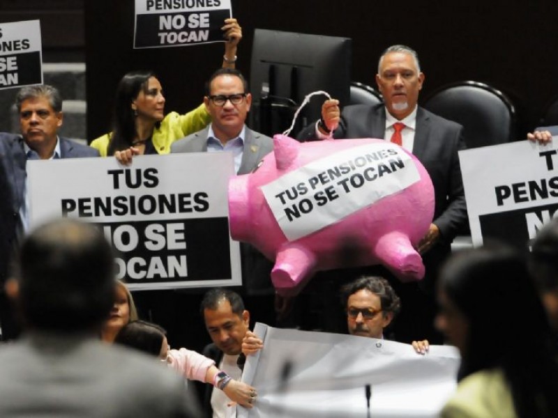 Oposición irá a la Corte para impugnar reforma de pensiones