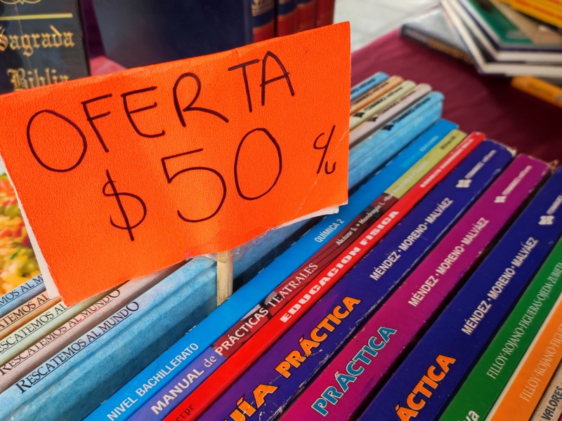 Optan por libros digitales ante encarecimiento de libros físicos