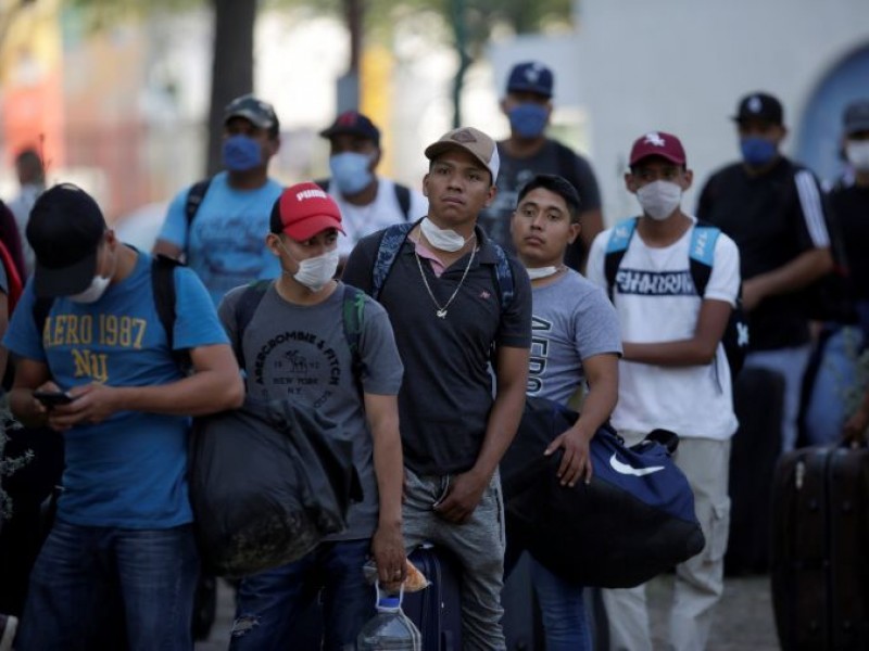 Ordena juez liberar a migrantes por COVID-19