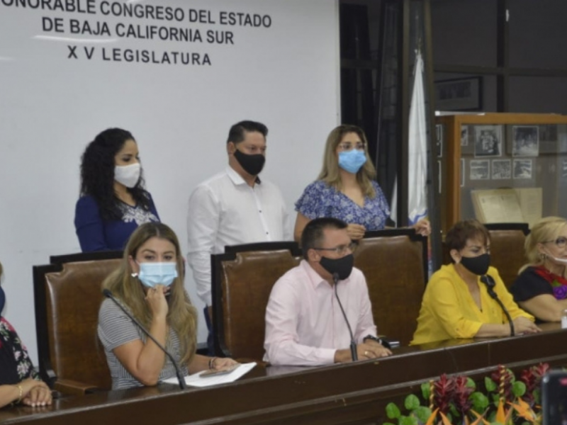 Ordena SCJN restituir a diputados e invalida sesiones