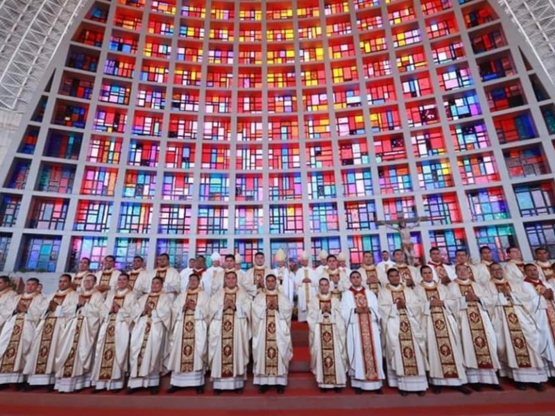 Ordenan 33 sacerdotes y 14 nuevos diaconos para Jalisco