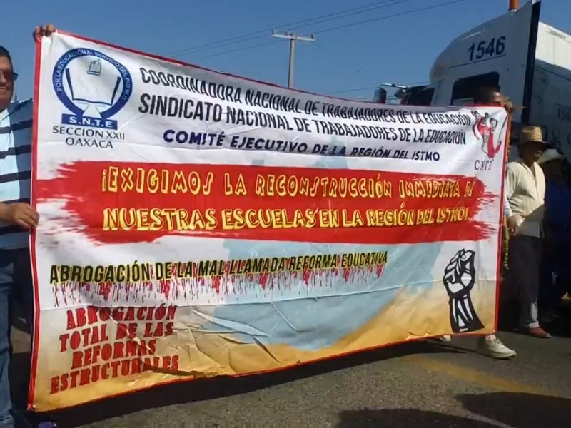 Marcha  Sección 22 en Tehuantepec