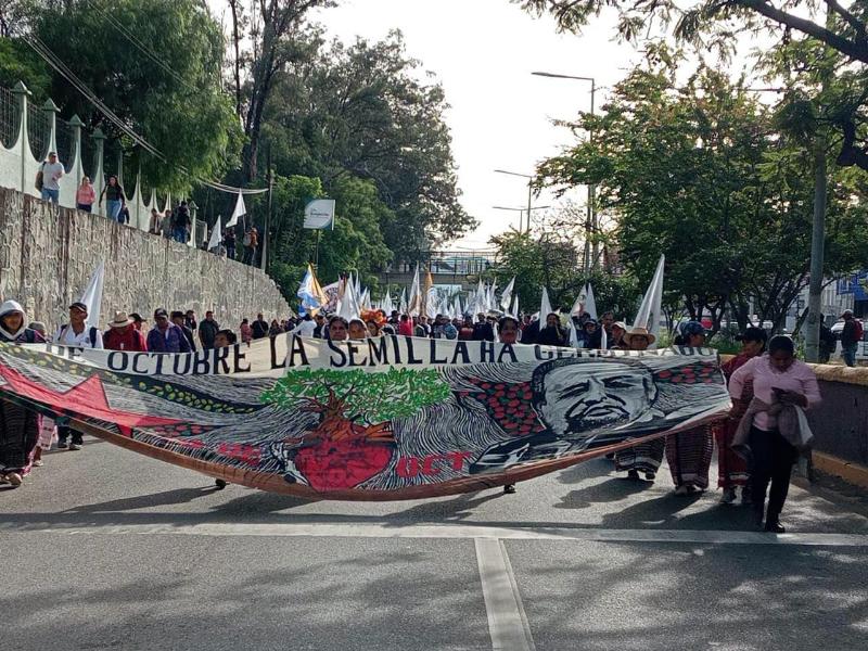 Organizaciones marchan en Oaxaca para exigir justicia por dirigente asesinado