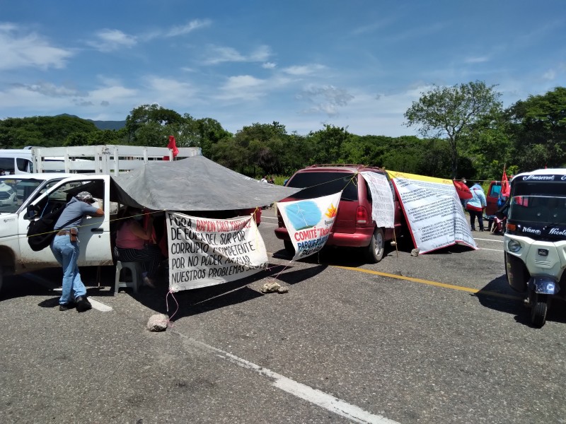 Organizaciones sociales bloquean carreteras del Istmo; exigen justicia