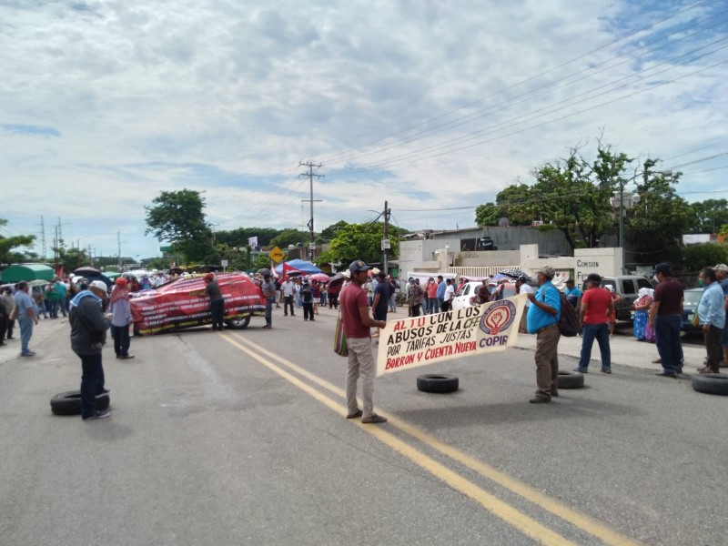 Organizaciones sociales protestan contra la CFE en Juchitán