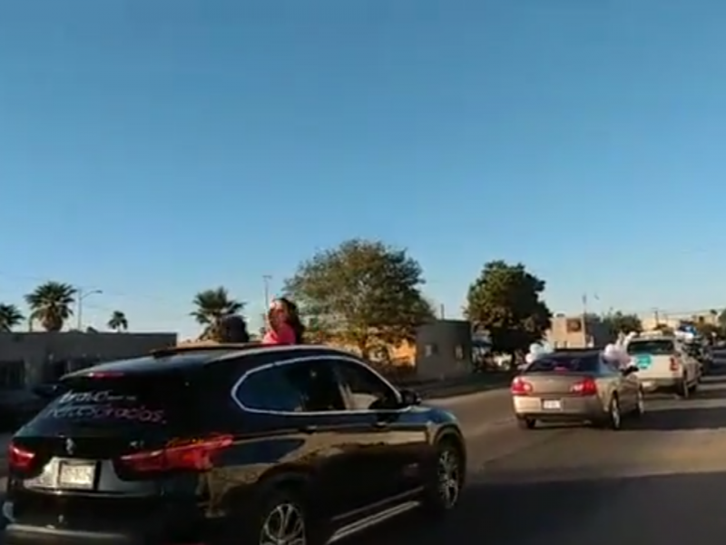 ORGANIZAN CARAVANA DE AGRADECIMIENTO A PERSONAL DE LA SALUD EN SLRC.